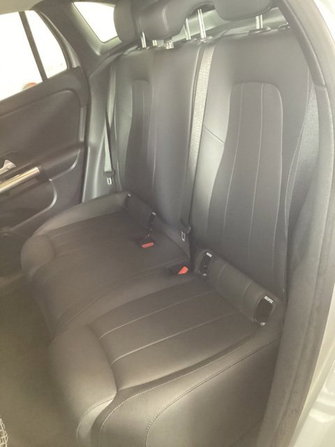 Used 2021 Mercedes-Benz GLA 250 4MATIC image 10