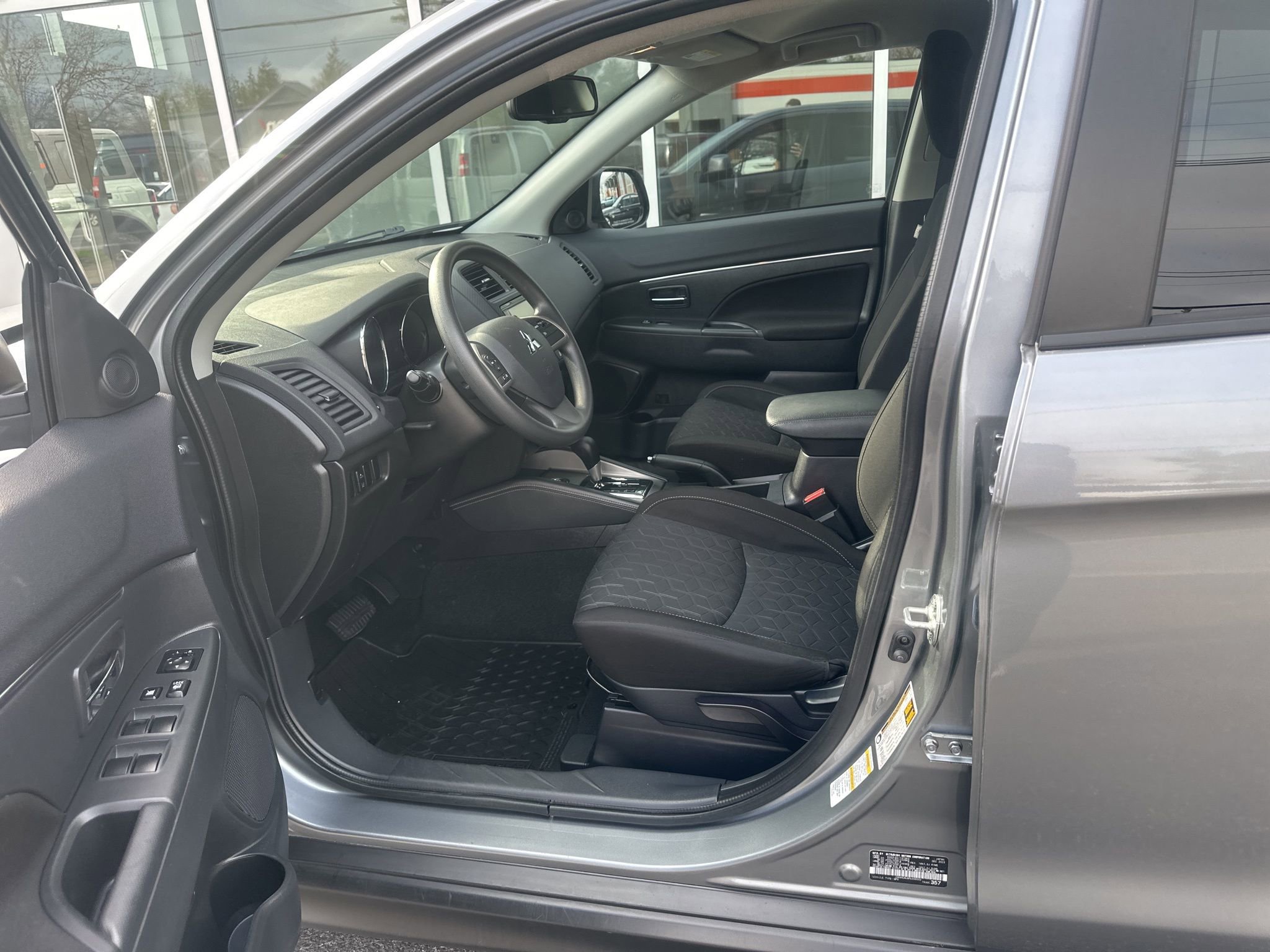 Used 2024 Mitsubishi Outlander Sport ES image 11