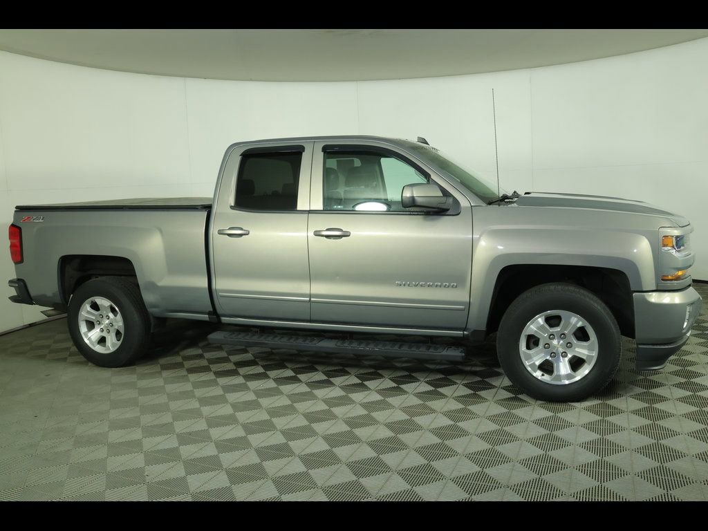 Used 2017 Chevrolet Silverado 1500 LT w/ All Star Edition AWD/4WD image 13
