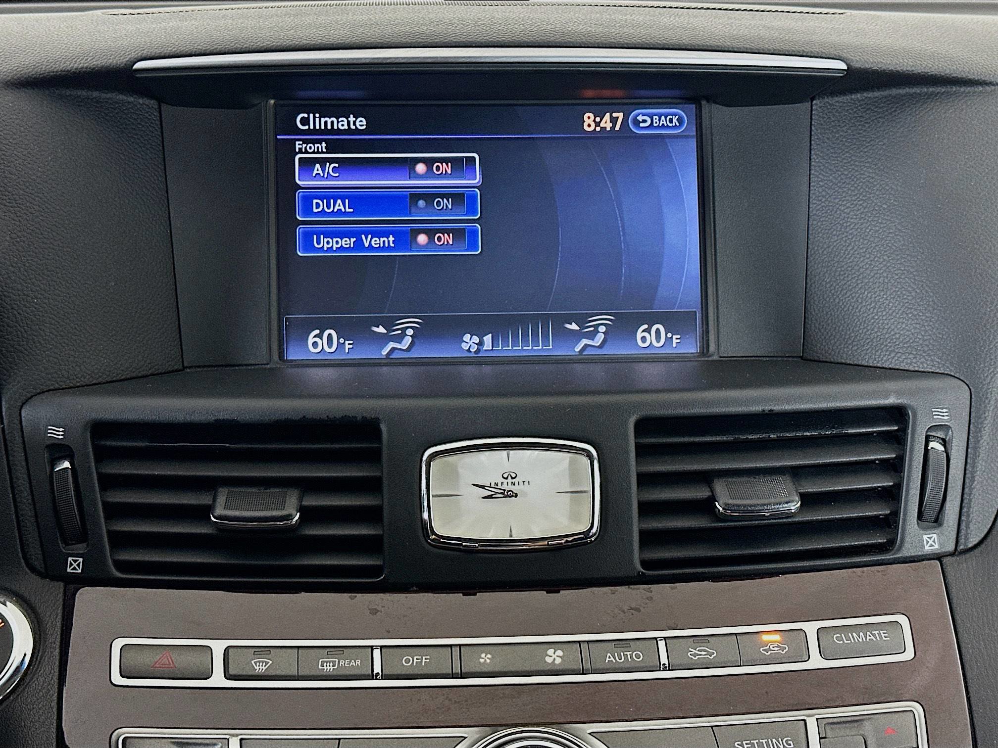 Used 2015 INFINITI Q70 3.7 image 23