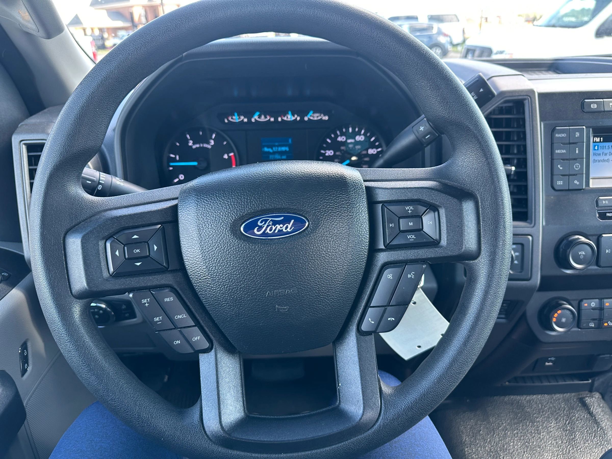 Used 2022 Ford F350 XL w/ Power Equipment Group image 14