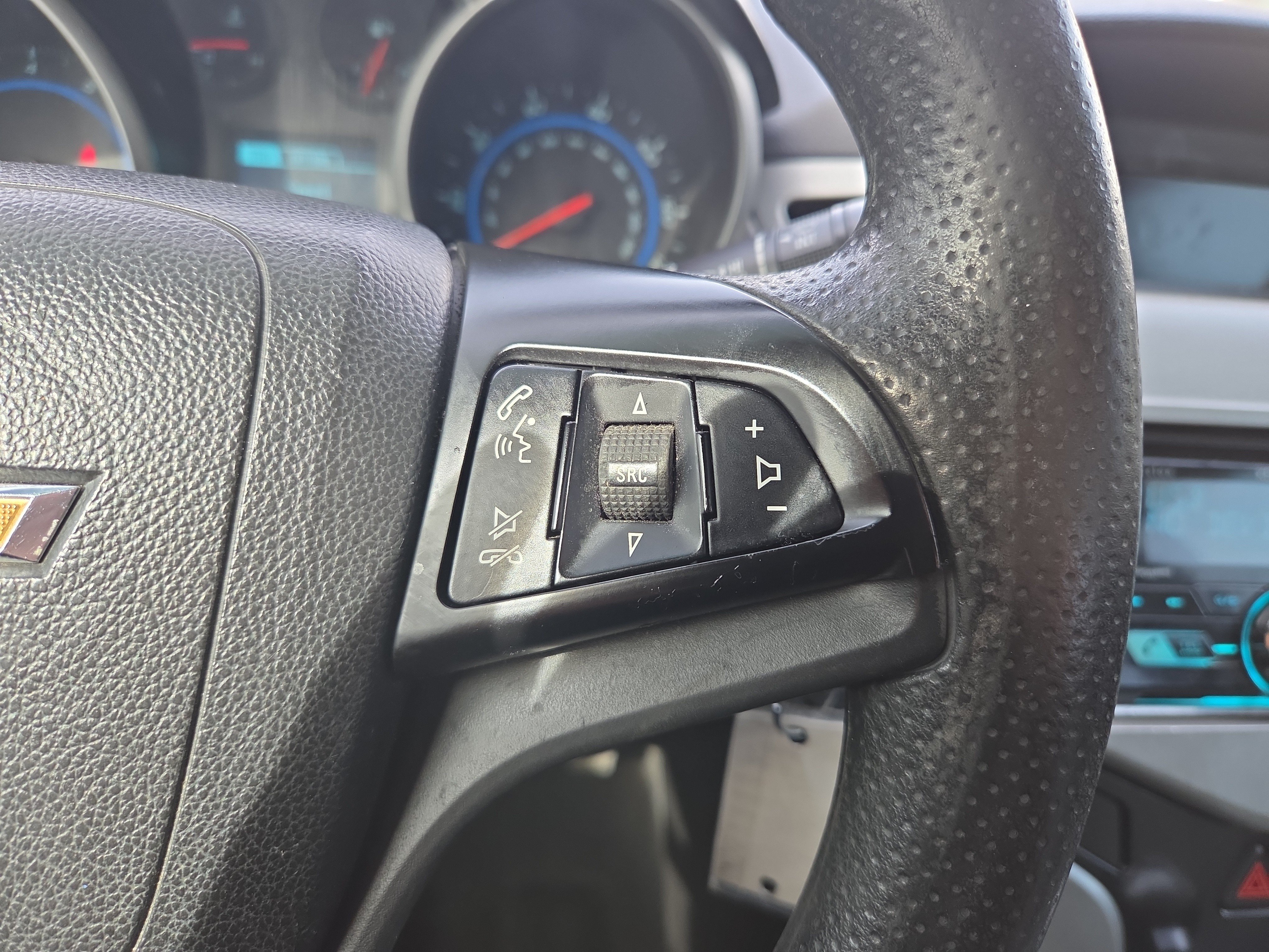 Used 2015 Chevrolet Cruze LT FWD image 17