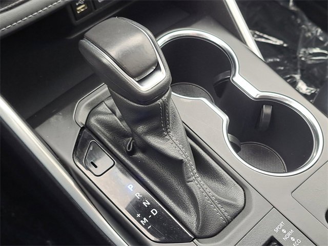 Used 2024 Toyota Highlander XLE image 11