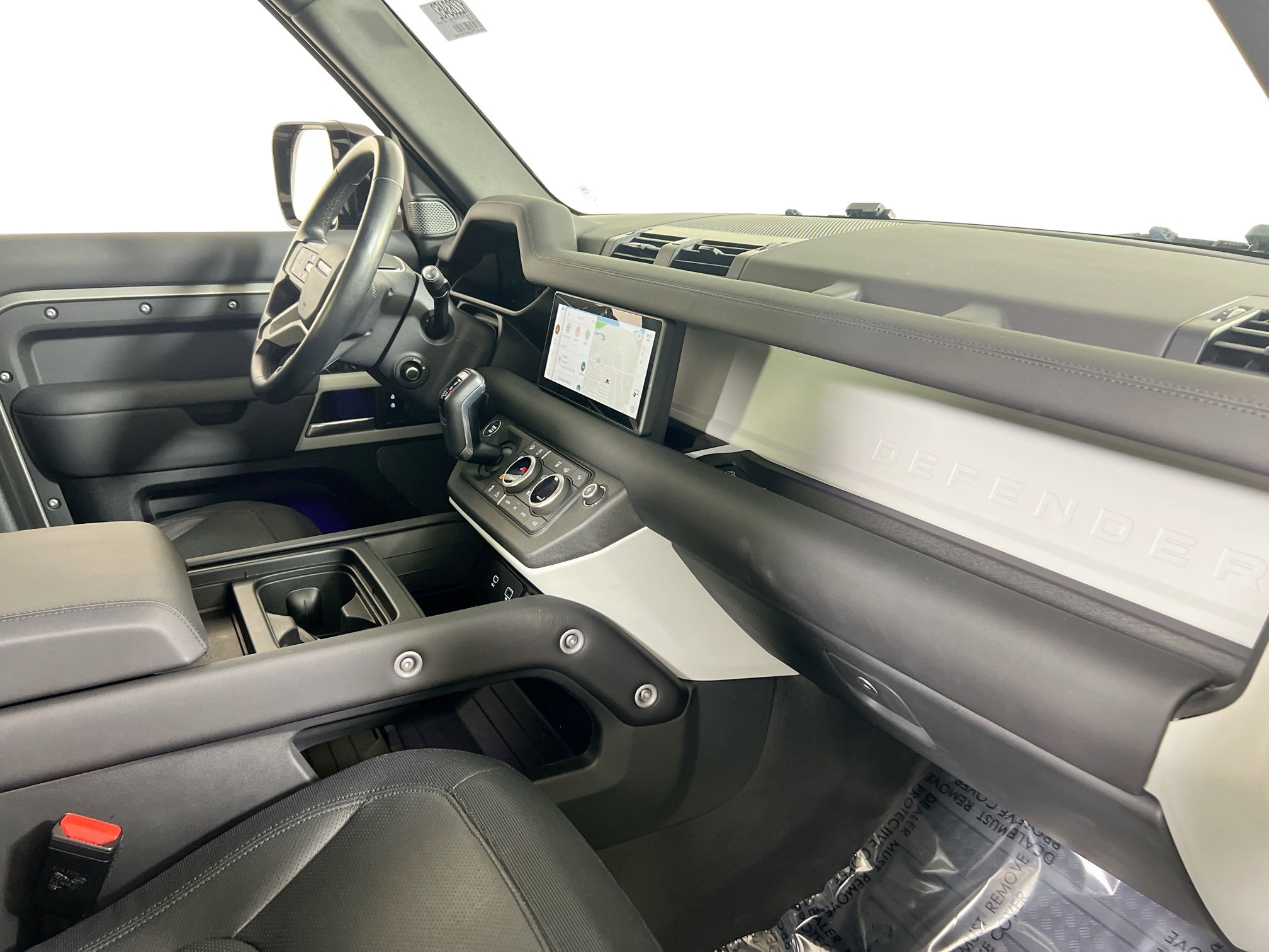 Used 2024 Land Rover Defender 110 X-Dynamic SE image 31