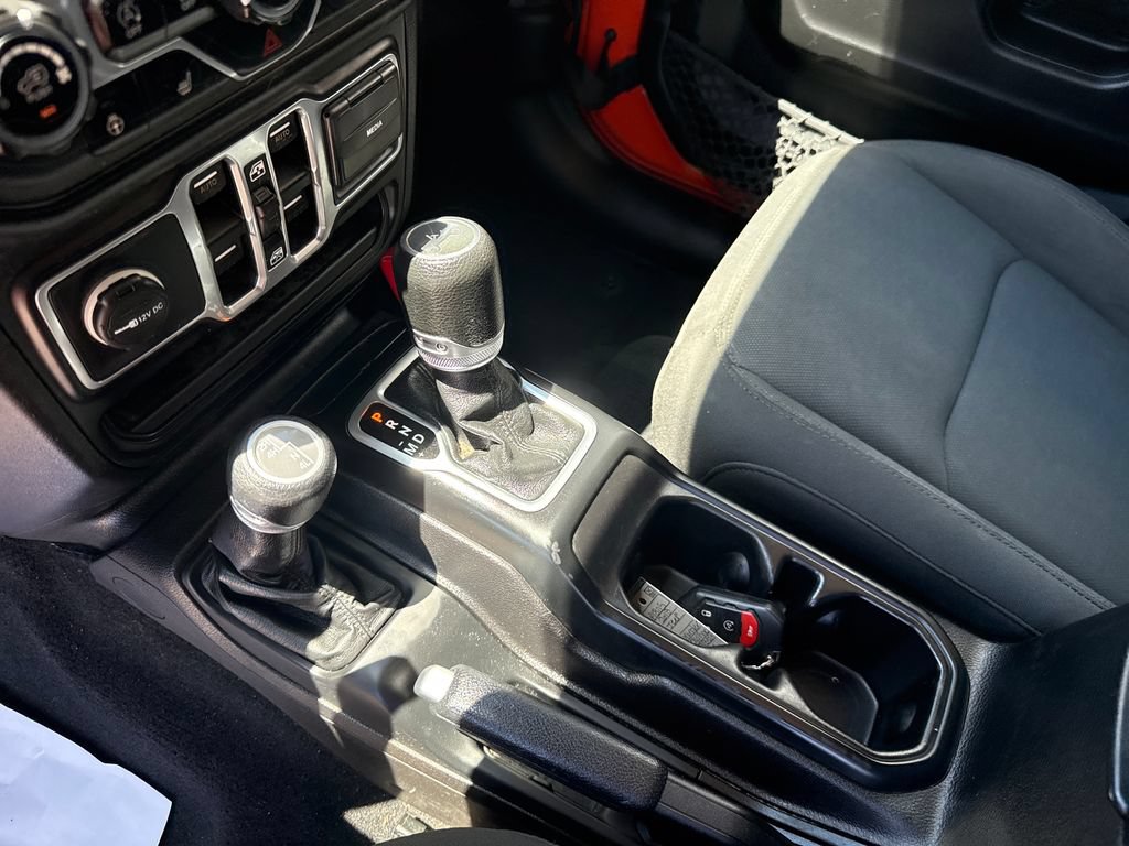 Used 2018 Jeep Wrangler Unlimited Sport S AWD/4WD image 24