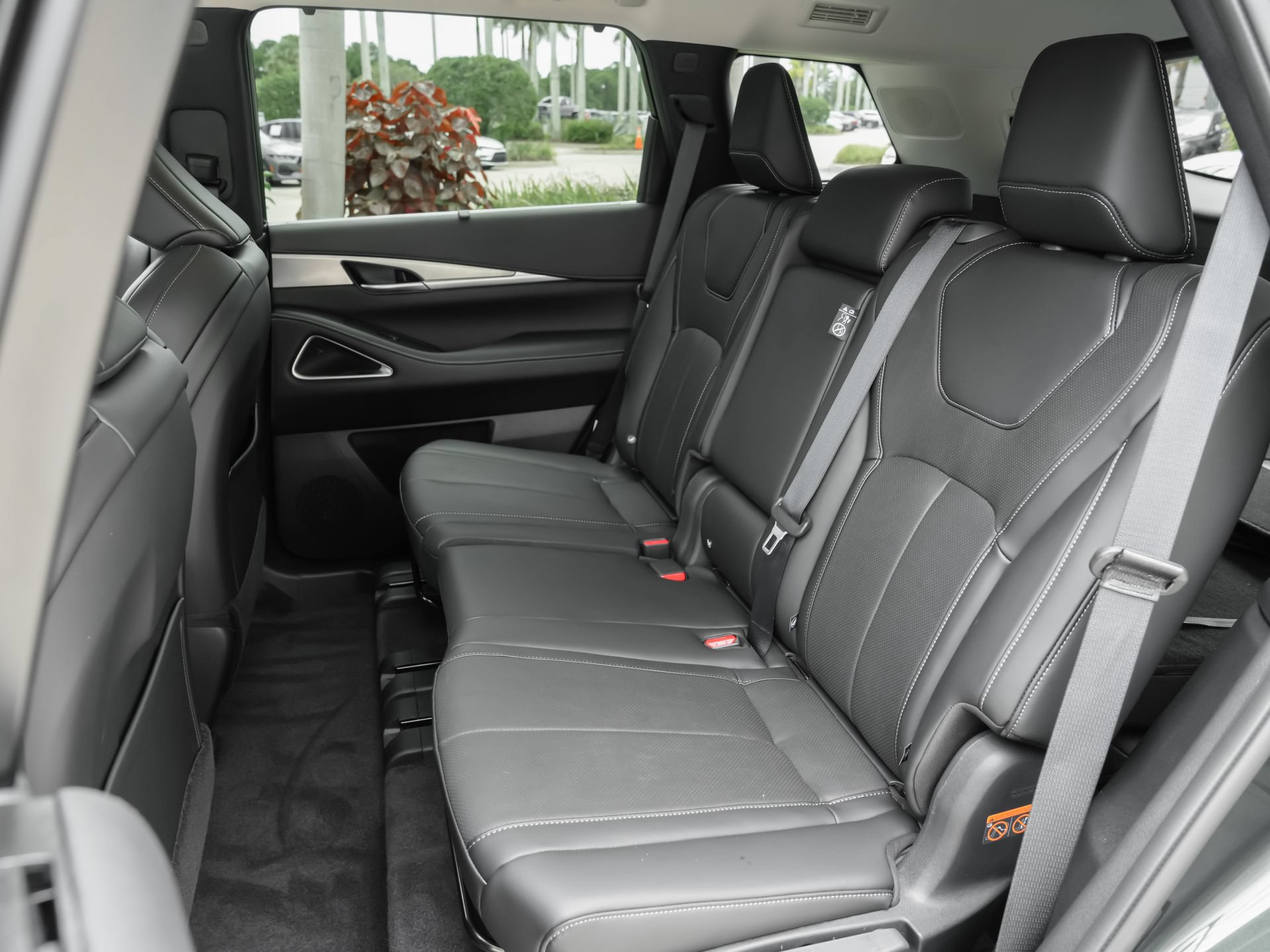 Certified 2026 INFINITI QX60 Luxe w/ Cargo Package FWD image 33