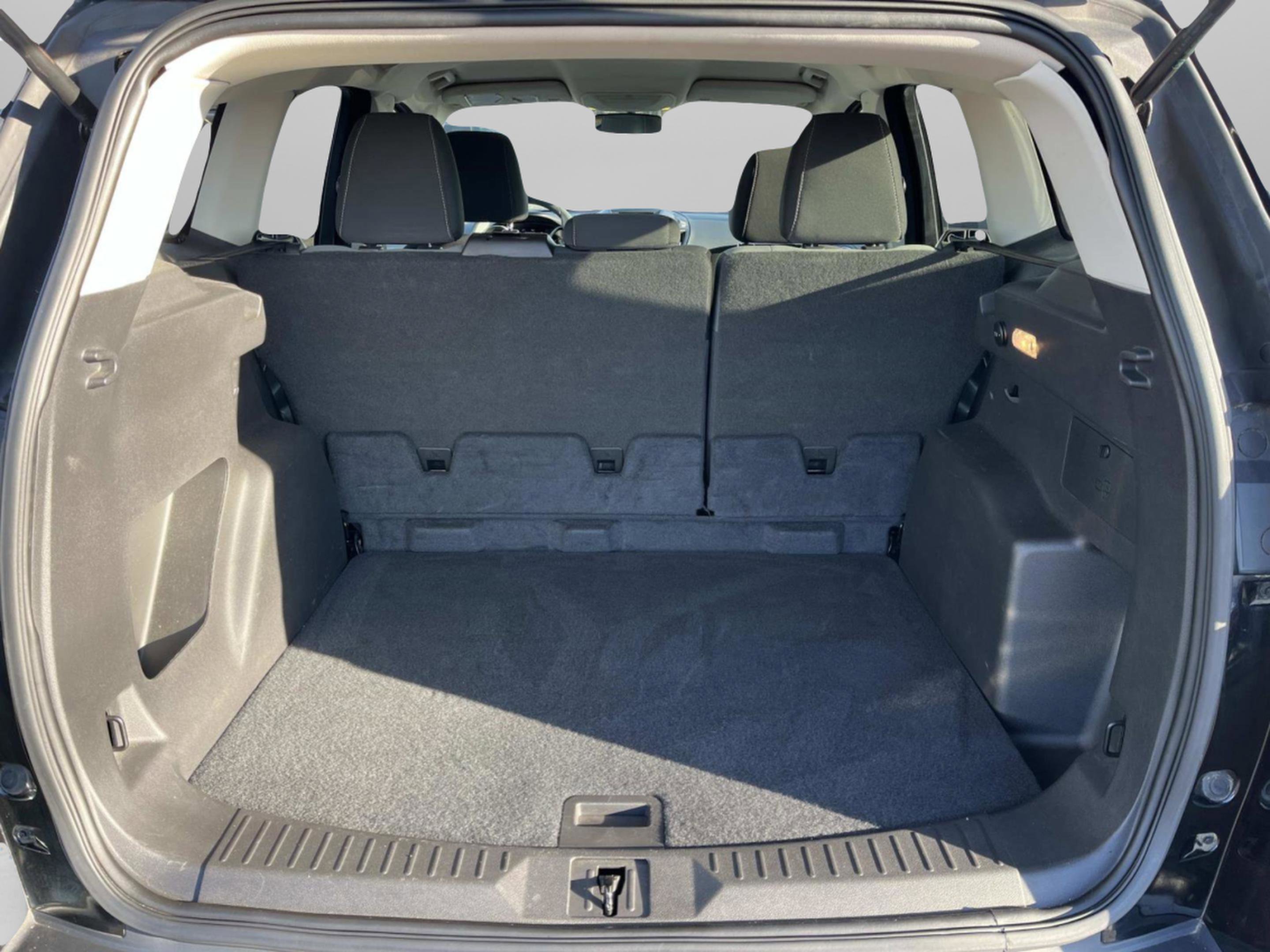 Used 2016 Ford Escape SE w/ Equipment Group 201A image 11