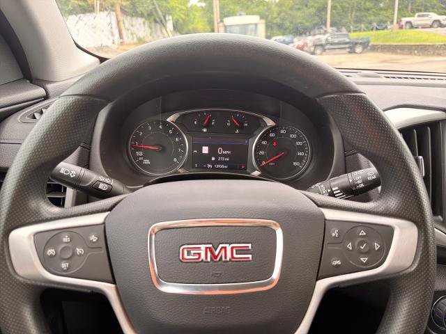 Used 2024 GMC Terrain SLE w/ Driver Convenience Package FWD image 7