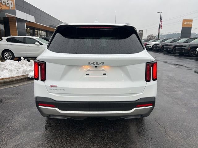 Used 2025 Kia Sorento S image 22