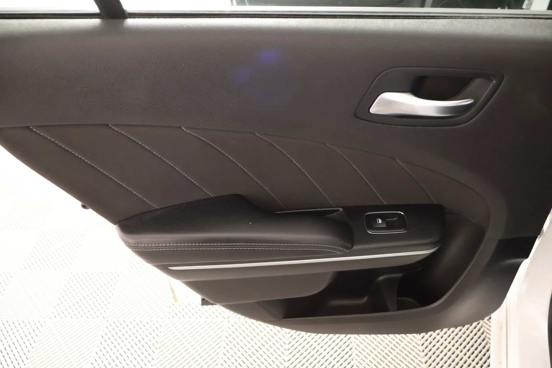 Used 2022 Dodge Charger SXT RWD image 15