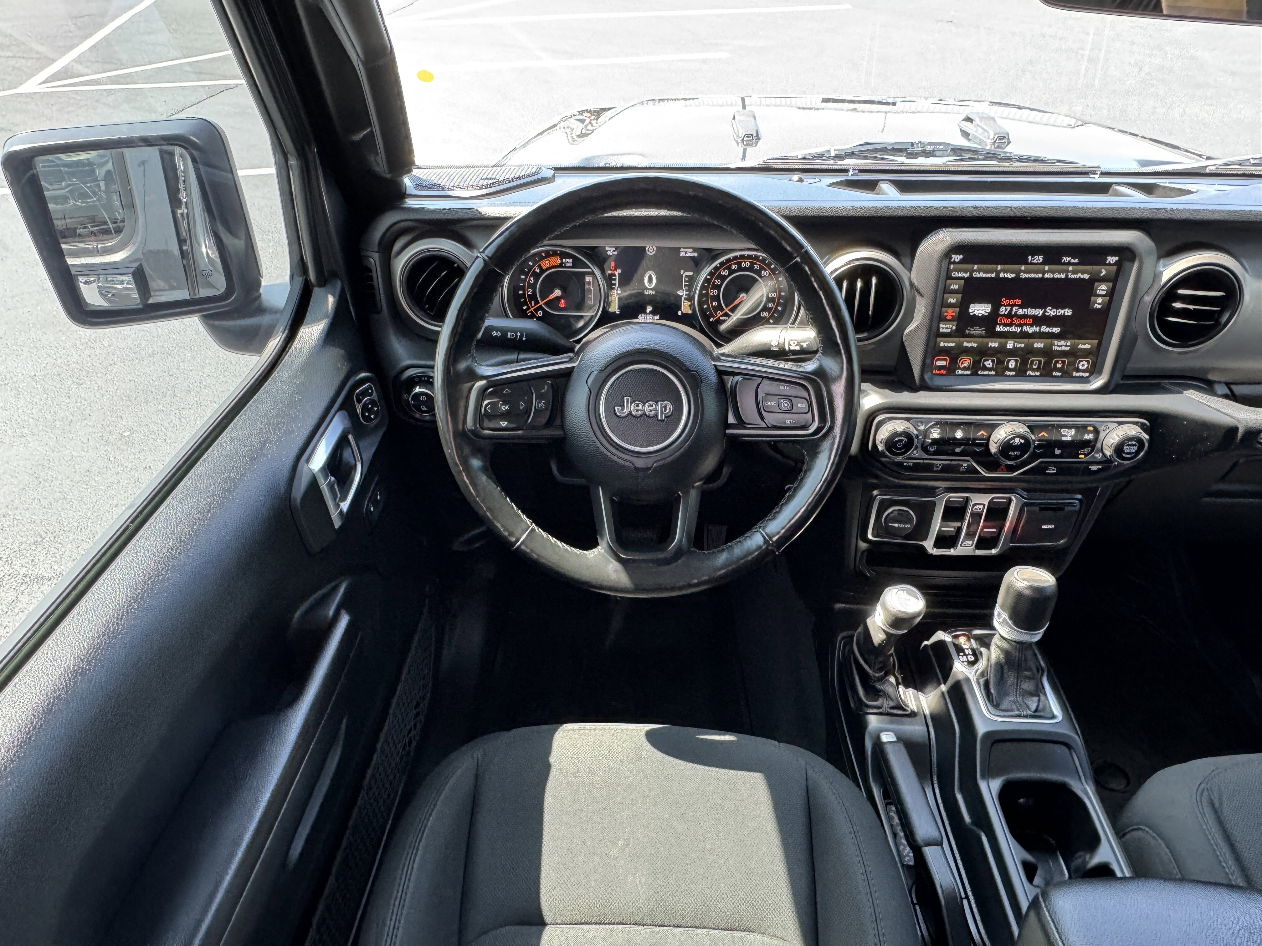Used 2021 Jeep Gladiator Willys image 14