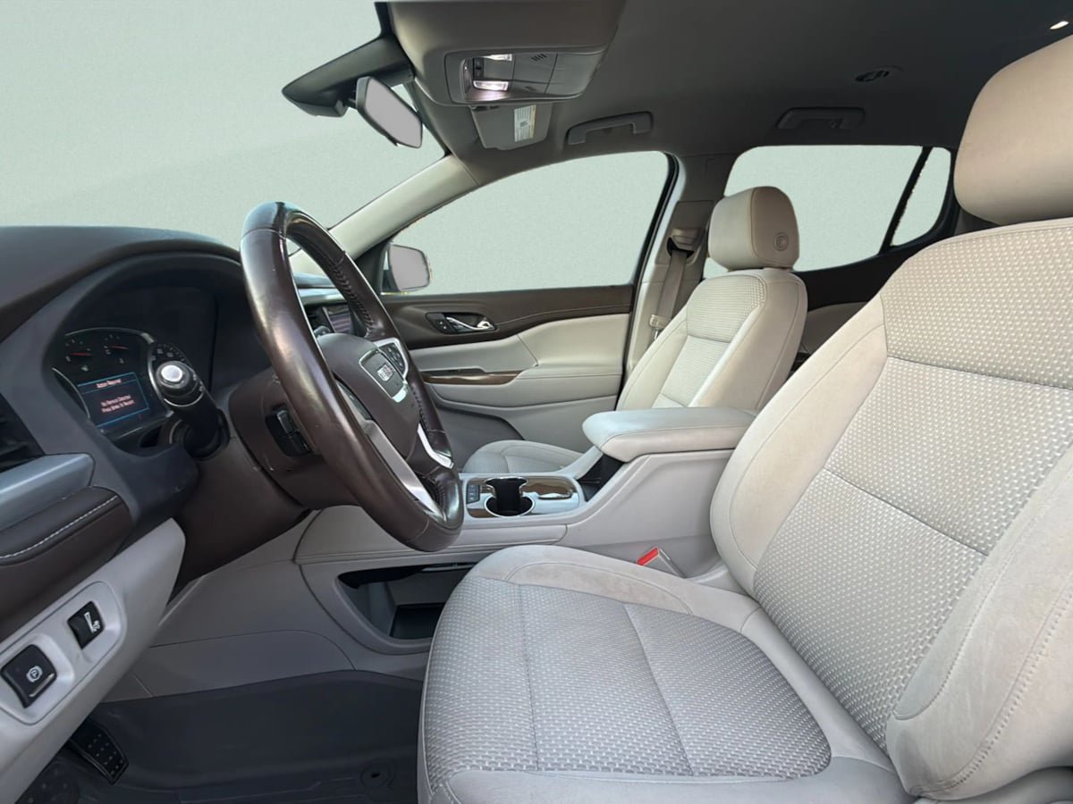 Used 2020 GMC Acadia SLE w/ LPO, Floor Liner Package FWD image 9