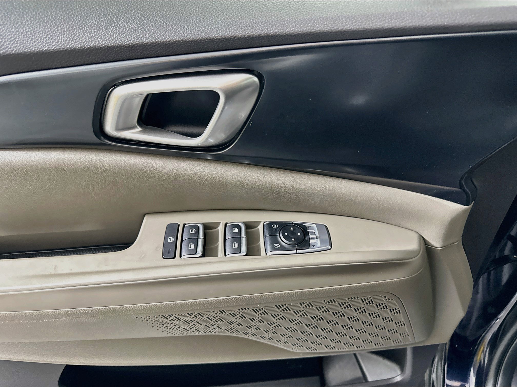 Used 2026 Kia Carnival FWD image 15