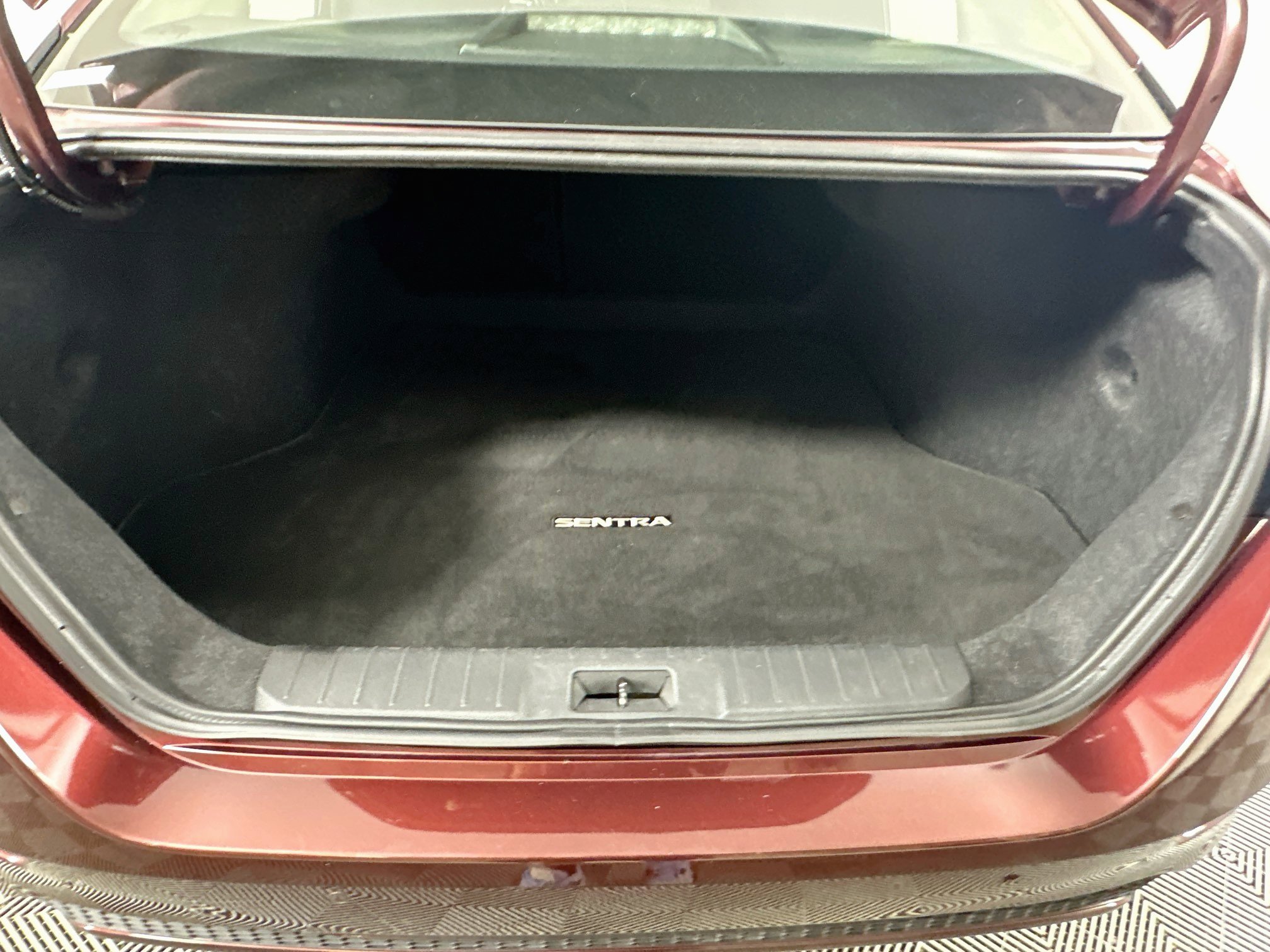 Used 2025 Nissan Sentra SV FWD image 27