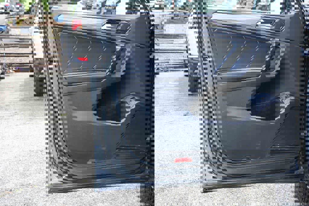 Used 2024 Volkswagen Tiguan SE R-Line image 22