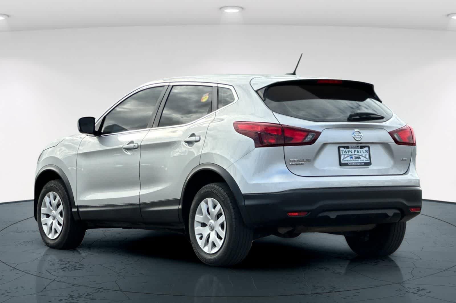 Used 2018 Nissan Rogue Sport S AWD/4WD image 8