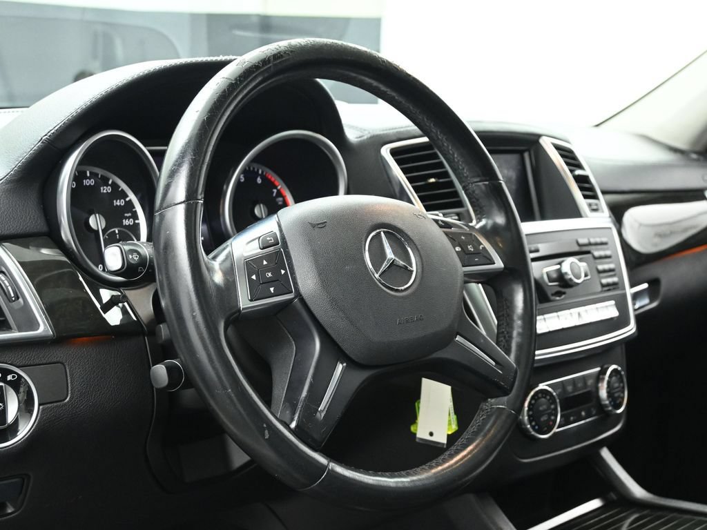 Used 2016 Mercedes-Benz GL 450 4MATIC w/ Premium I Package image 30