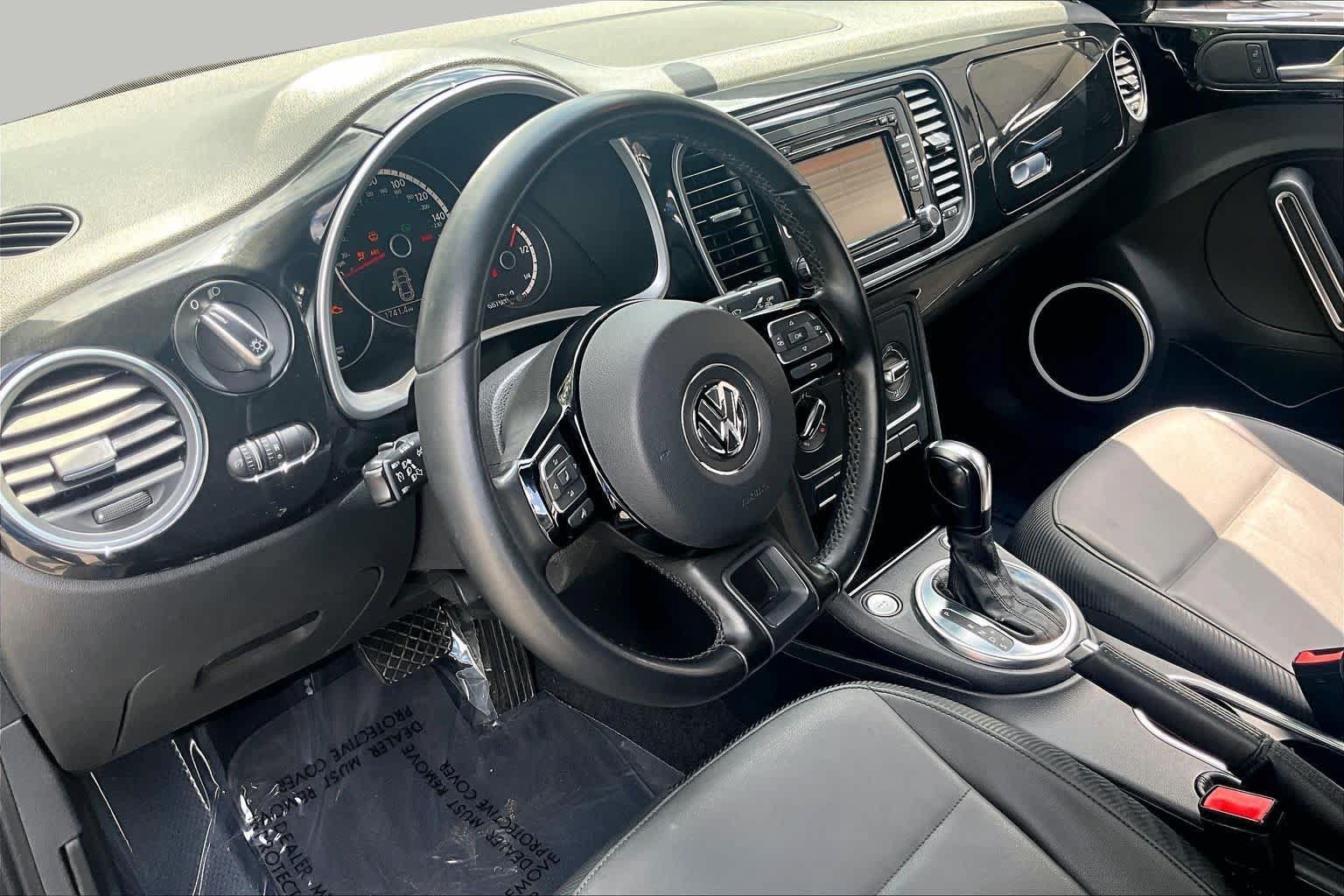 Used 2013 Volkswagen Beetle 2.5 FWD image 16