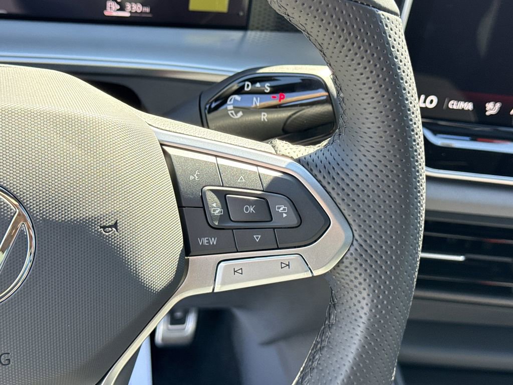 New 2026 Volkswagen Tiguan SE R-Line image 28