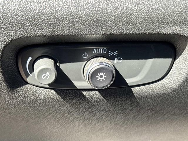 Used 2023 Chevrolet Traverse LT w/ LPO, Floor Liner Package image 26