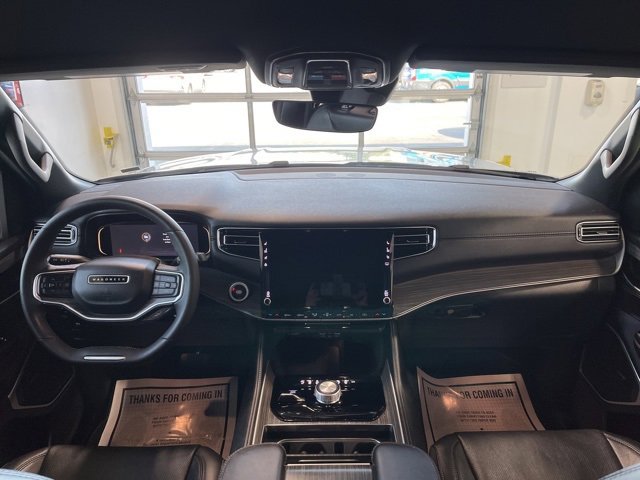 Used 2023 Jeep Wagoneer L Series II image 13