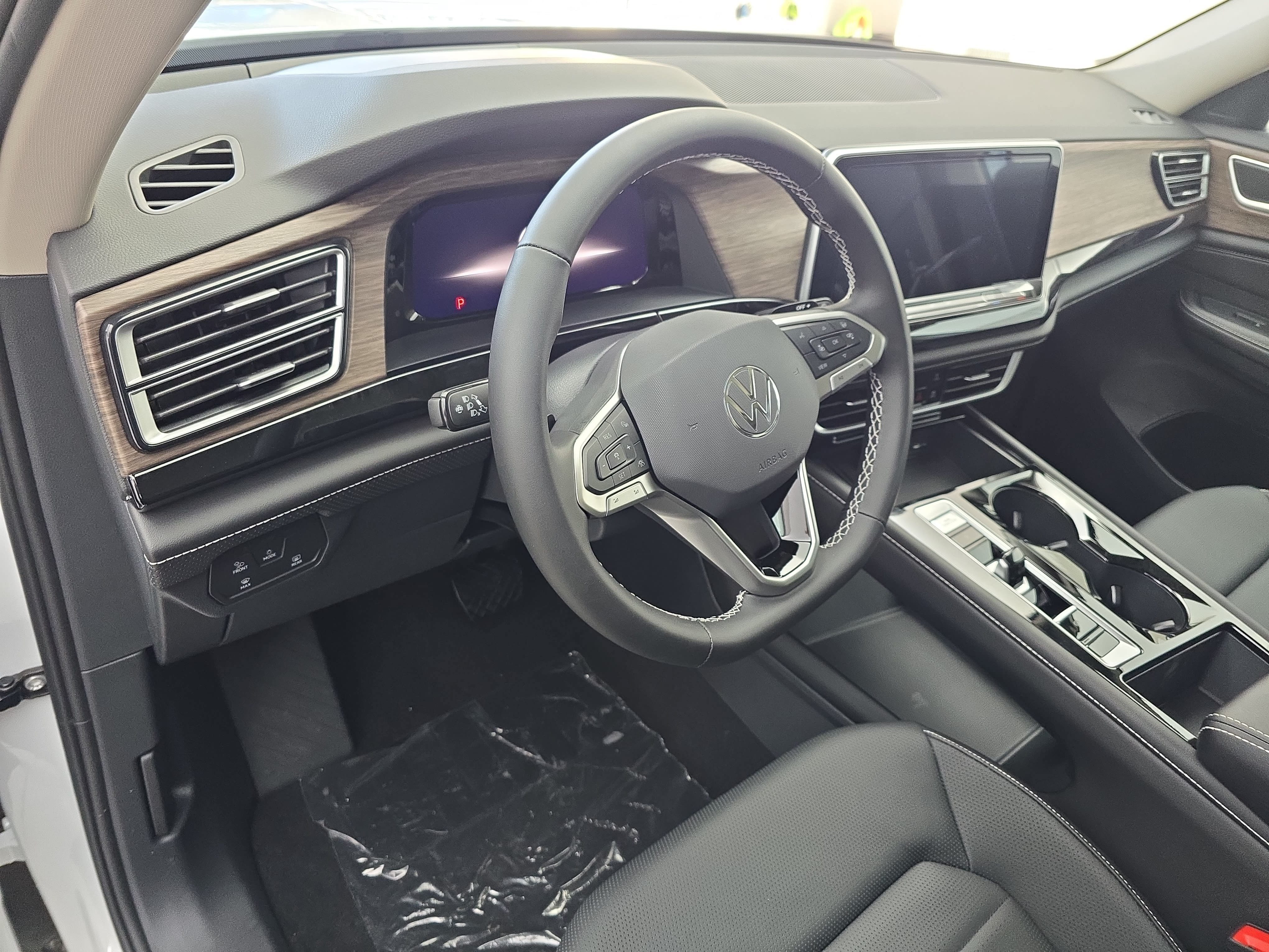 New 2026 Volkswagen Atlas SEL AWD/4WD image 16