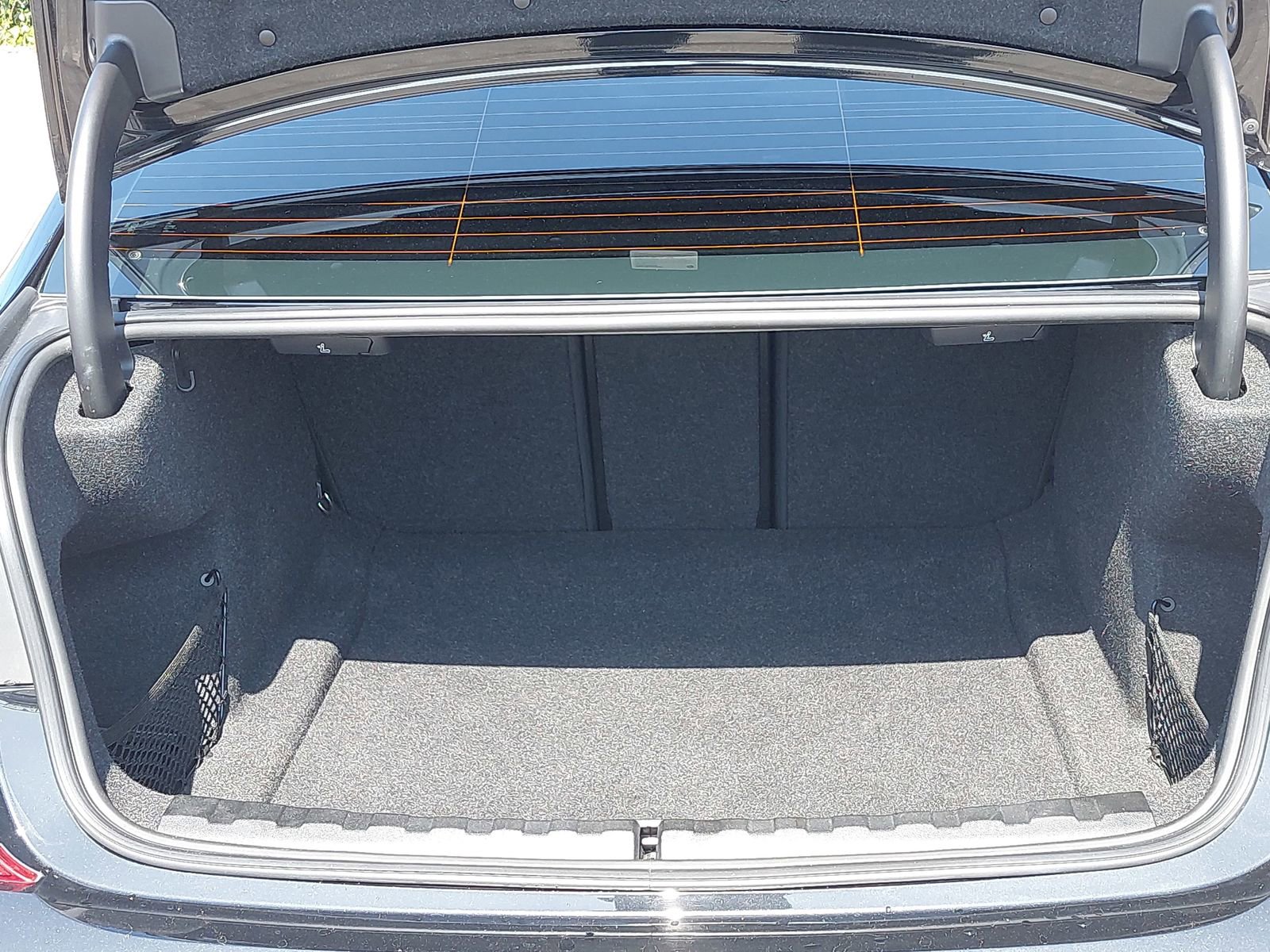 Used 2021 BMW 330i Sedan w/ M Sport Package image 12