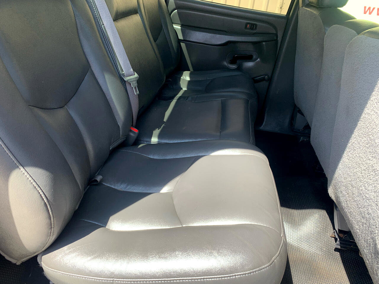 Used 2005 Chevrolet Silverado 3500 2WD Crew Cab w/ Heavy-Duty Power Package image 11