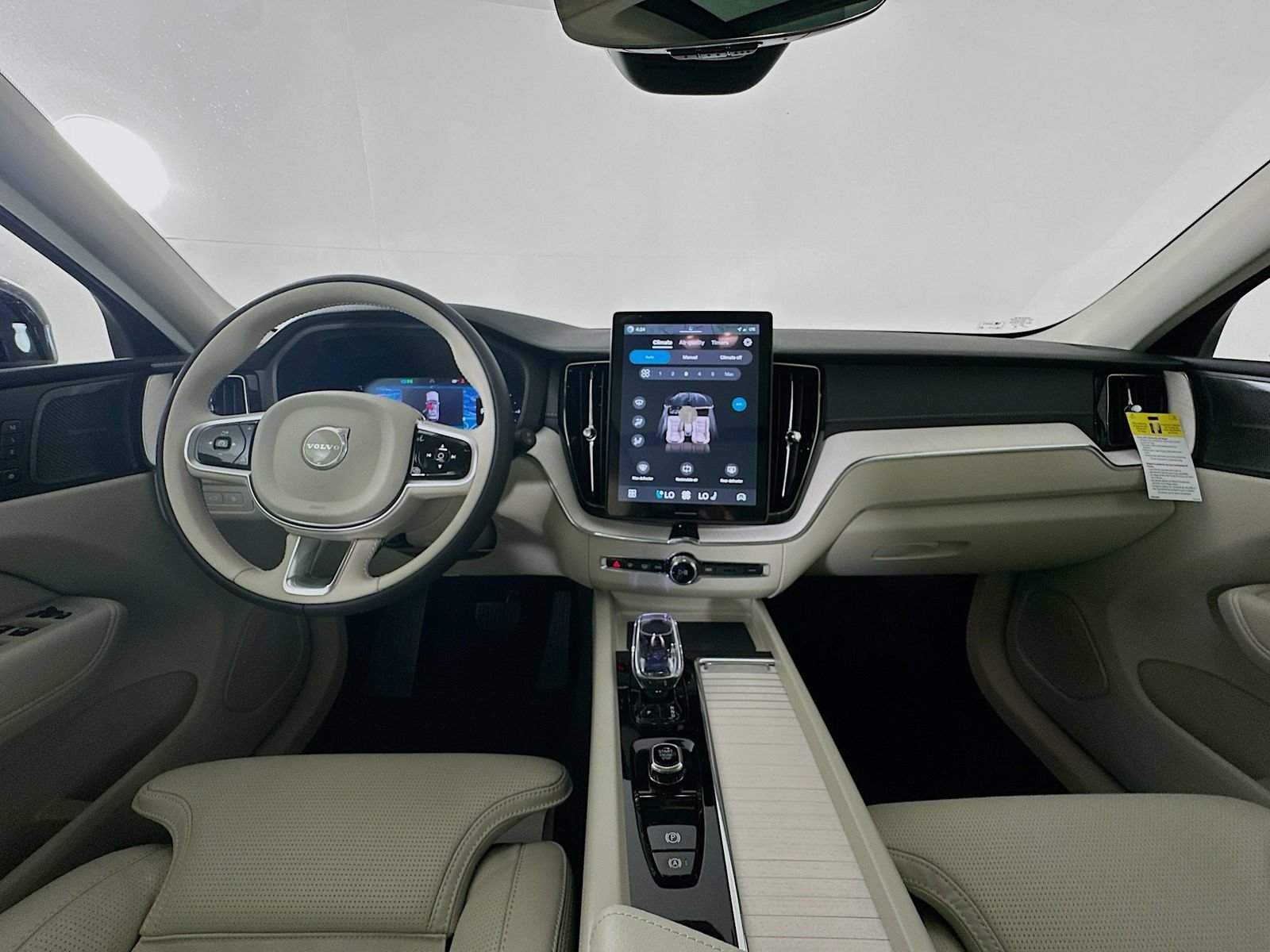 New 2026 Volvo XC60 T8 Ultra w/ Protection Package Premier AWD/4WD image 14