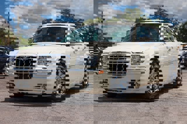 Used 2006 Chrysler 300 C w/ Protection Group II RWD image 1