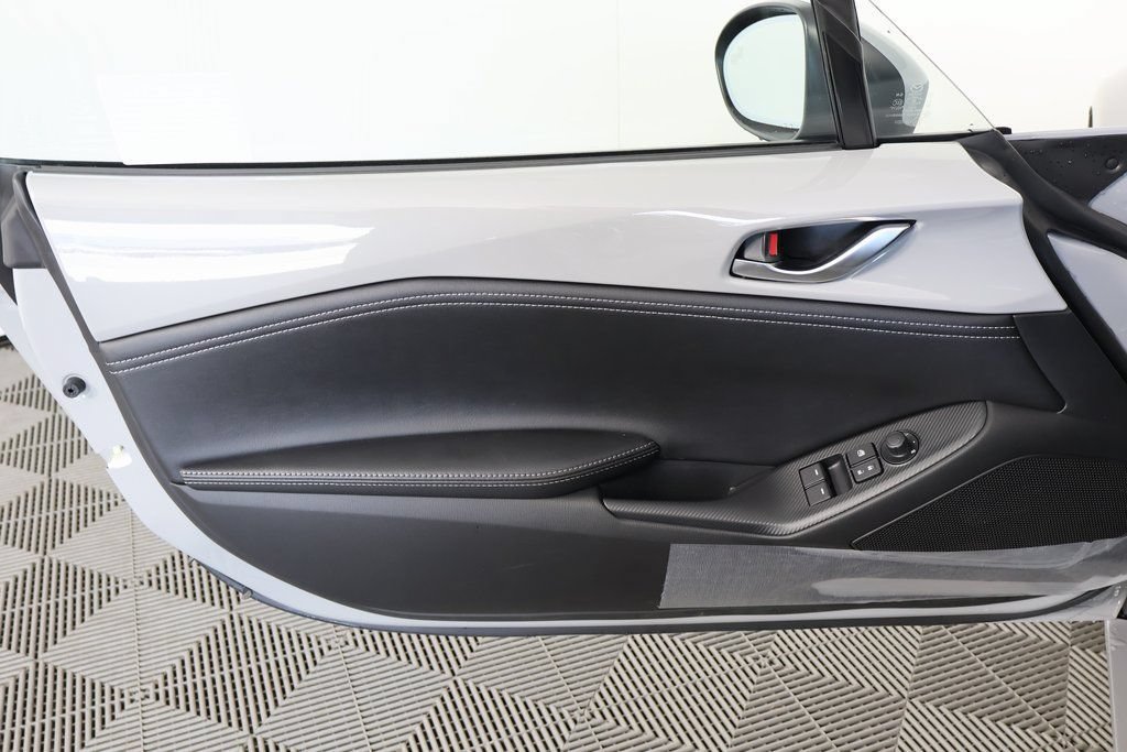 New 2026 MAZDA MX-5 Miata RF Grand Touring RWD image 6