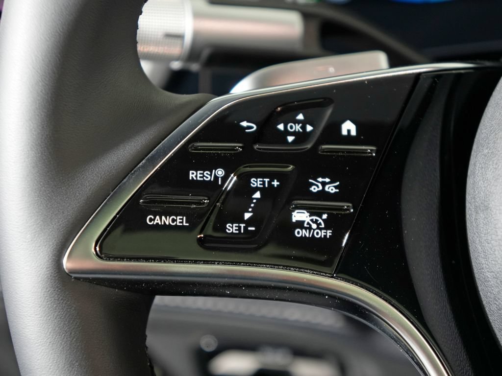 Used 2025 Mercedes-Benz EQS 580 4MATIC Sedan image 21