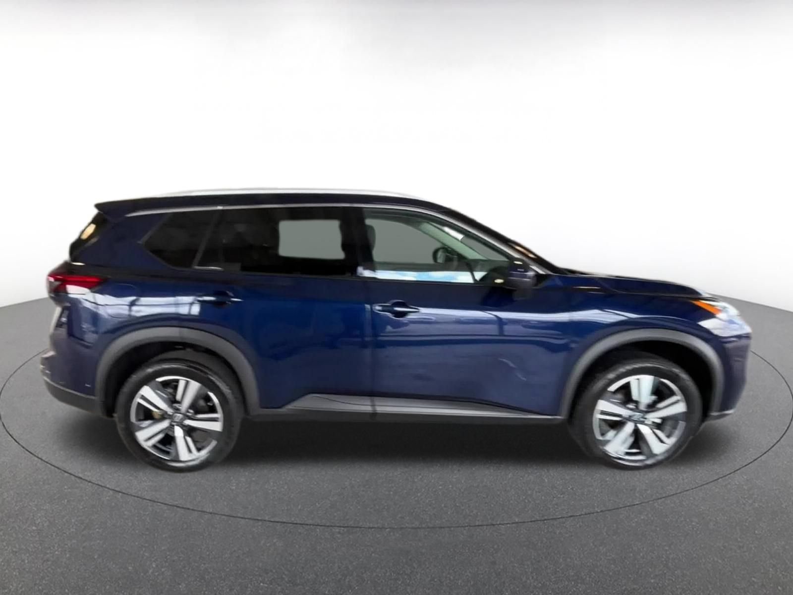 Used 2026 Nissan Rogue SL FWD image 16