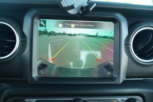 Used 2021 Jeep Gladiator Overland w/ Popular Equipment Package AWD/4WD image 27