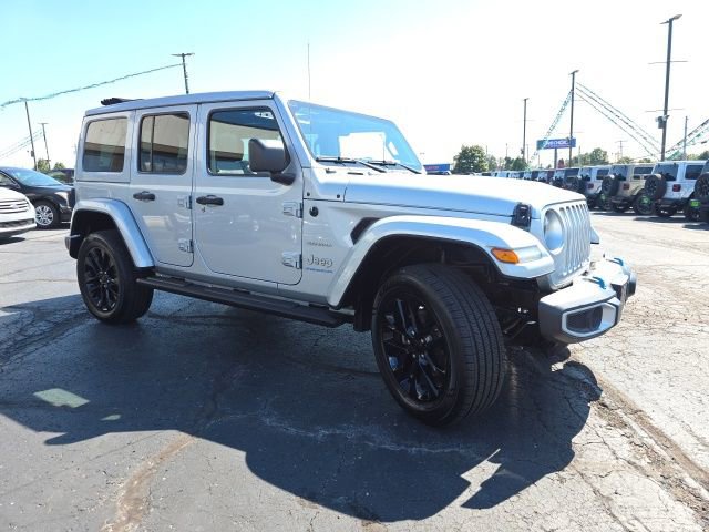 Used 2023 Jeep Wrangler Unlimited Sahara w/ Cold Weather Group image 9