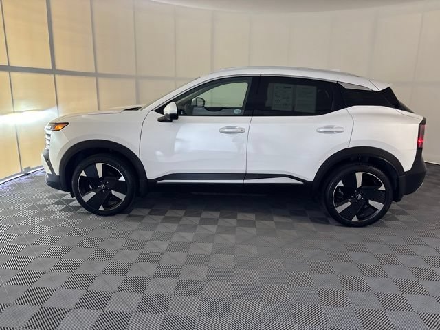 Used 2025 Nissan Kicks SR w/ SR Premium Package AWD/4WD image 9