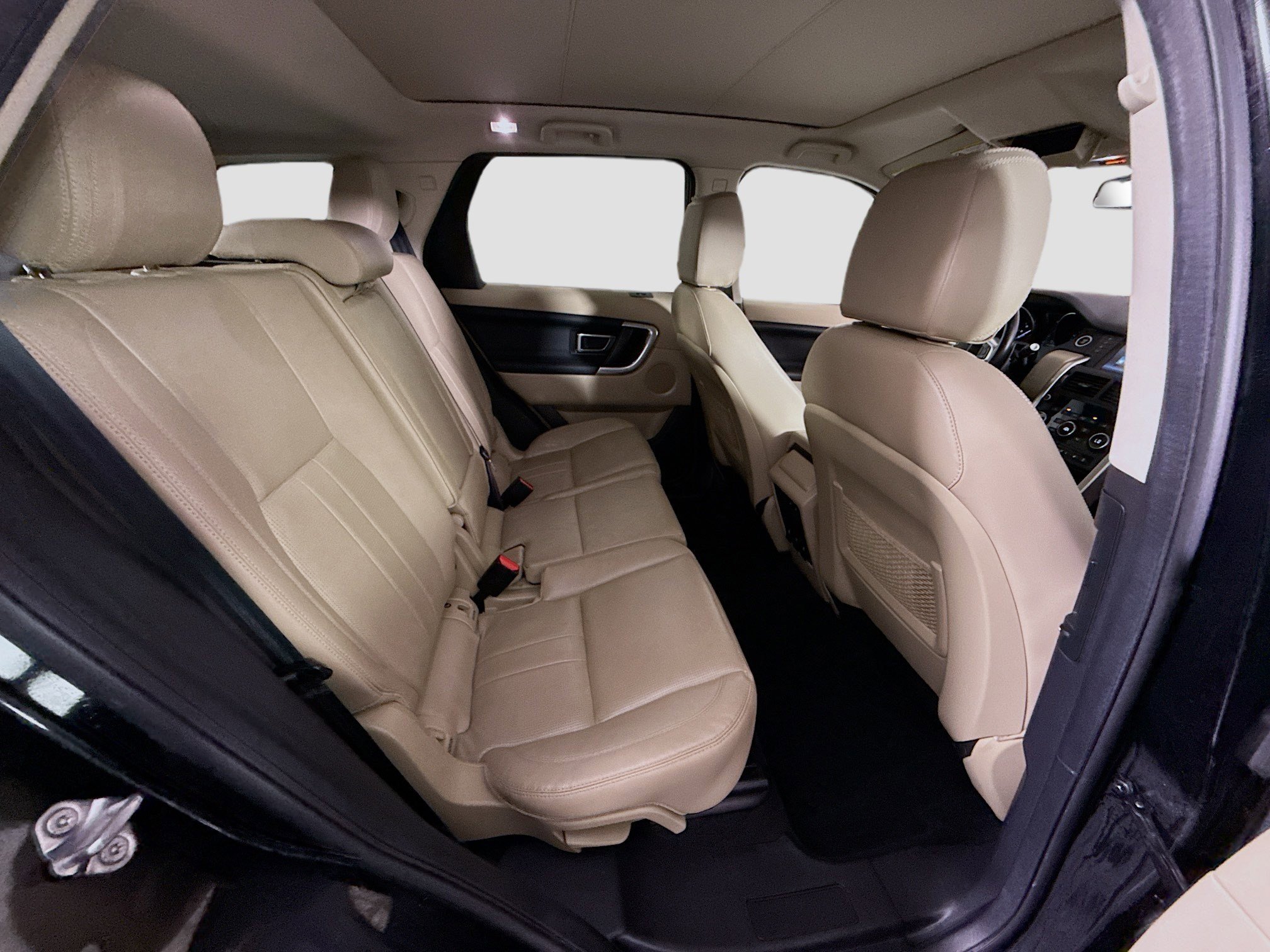 Used 2018 Land Rover Discovery Sport HSE image 27