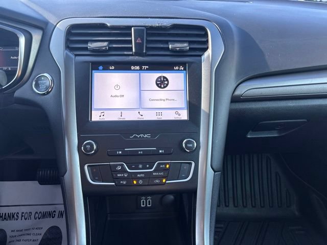 Used 2019 Ford Fusion SE FWD image 20