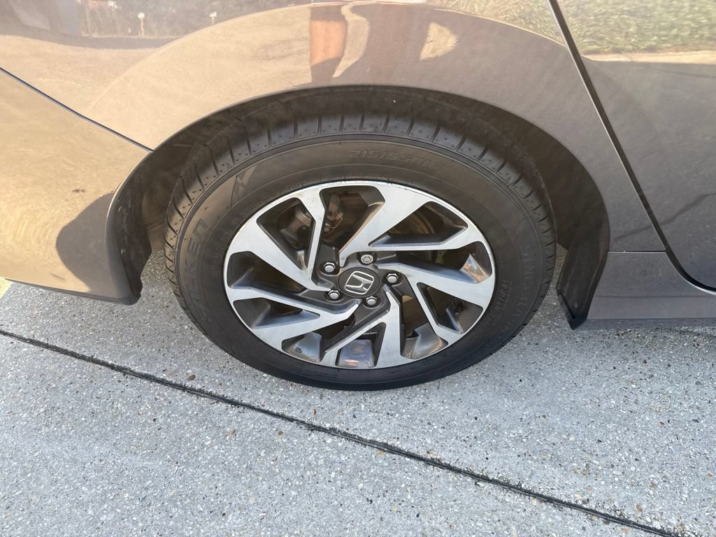 Used 2018 Honda Civic EX image 22