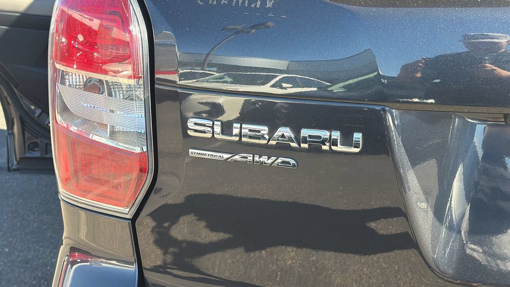 Used 2016 Subaru Forester 2.5i Touring w/ Eyesight & Navigation System AWD/4WD image 12