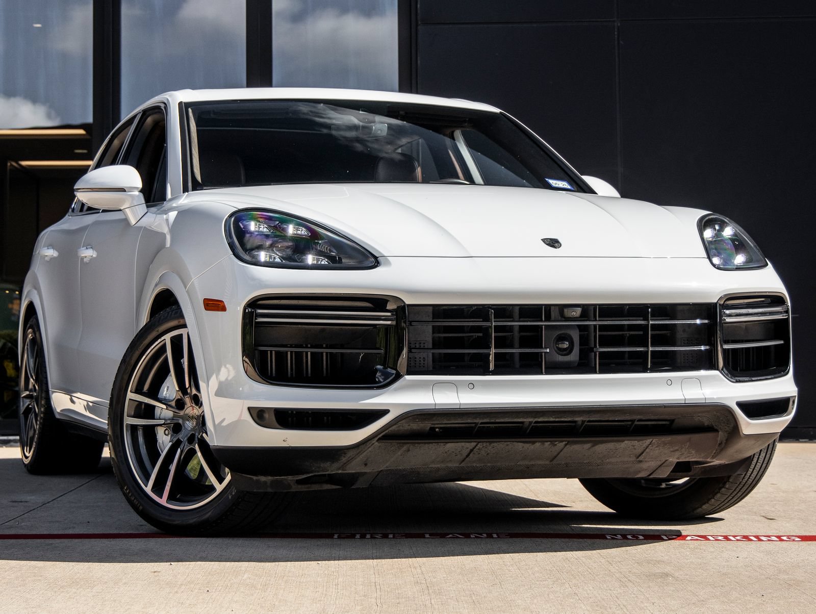 Certified 2023 Porsche Cayenne Turbo AWD/4WD image 6