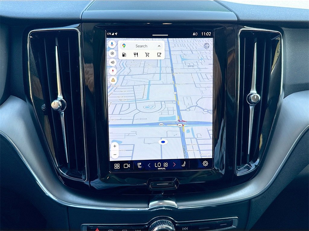 Used 2023 Volvo XC60 B5 Core image 14