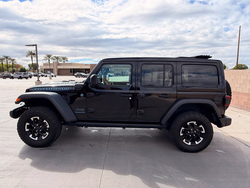 Used 2024 Jeep Wrangler Unlimited Rubicon 4xe w/ Convenience Group AWD/4WD image 10