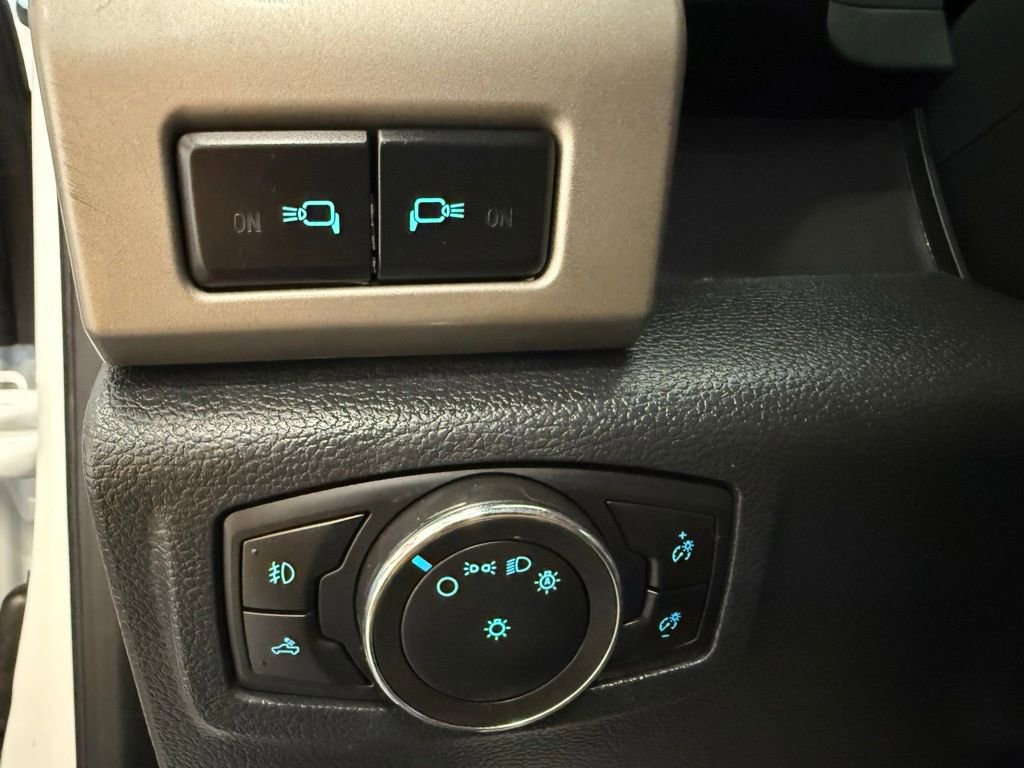 Used 2022 Ford F250 Lariat w/ Black Appearance Pkg image 21