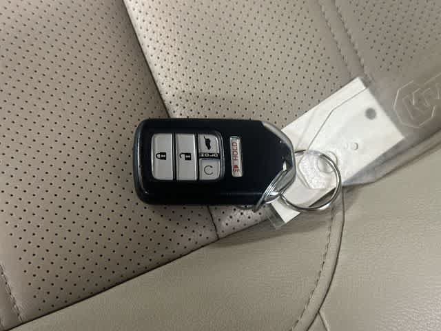 Used 2020 Honda CR-V Touring image 33