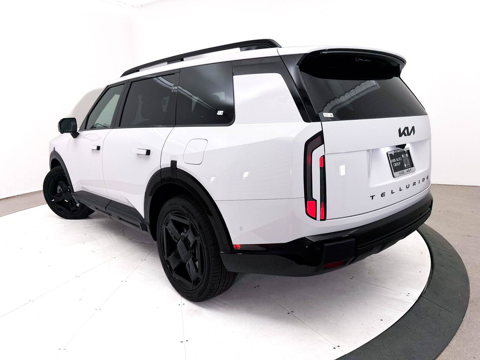 Used 2027 Kia Telluride SX Prestige X-Line AWD/4WD image 2