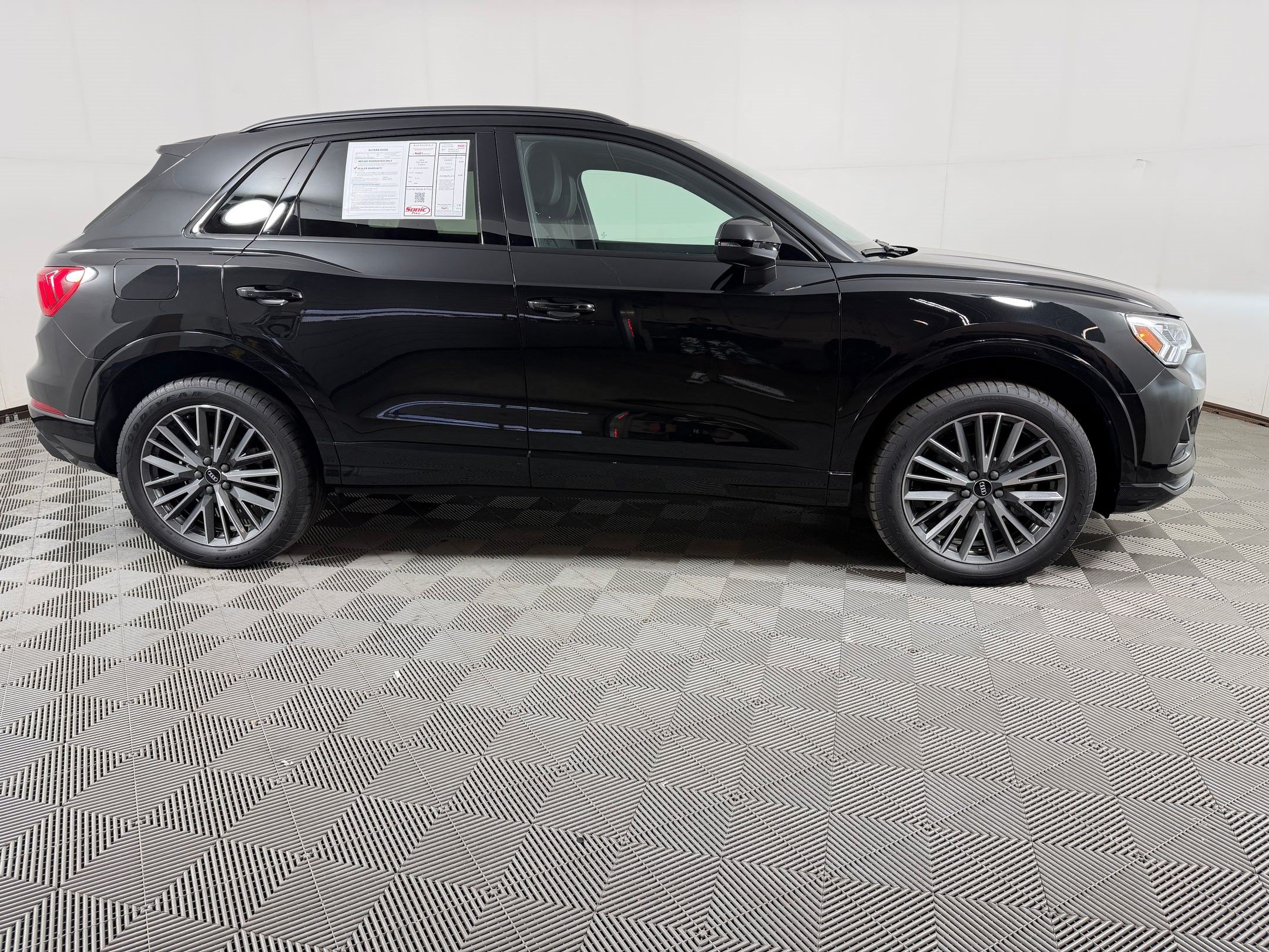 Used 2024 Audi Q3 2.0T Premium w/ Convenience Package AWD/4WD image 8