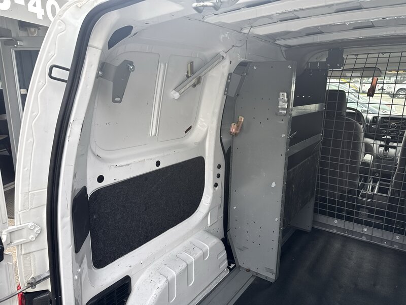 Used 2014 Nissan NV200 FWD image 22