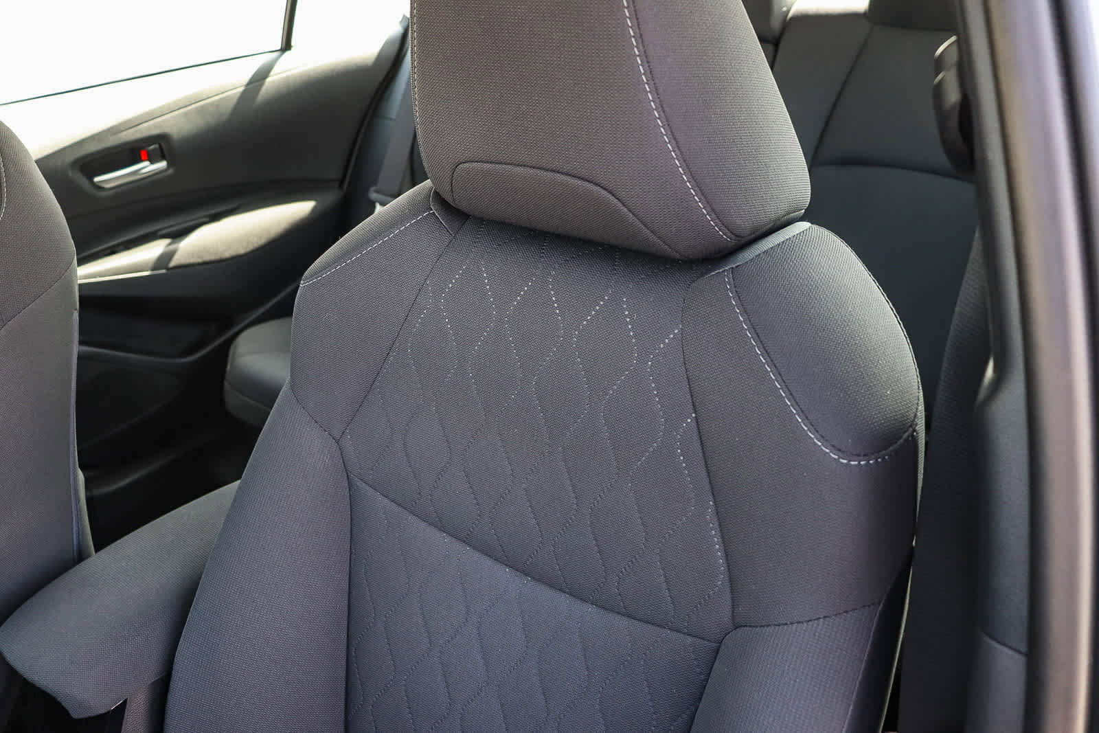 Used 2021 Toyota Corolla LE image 32