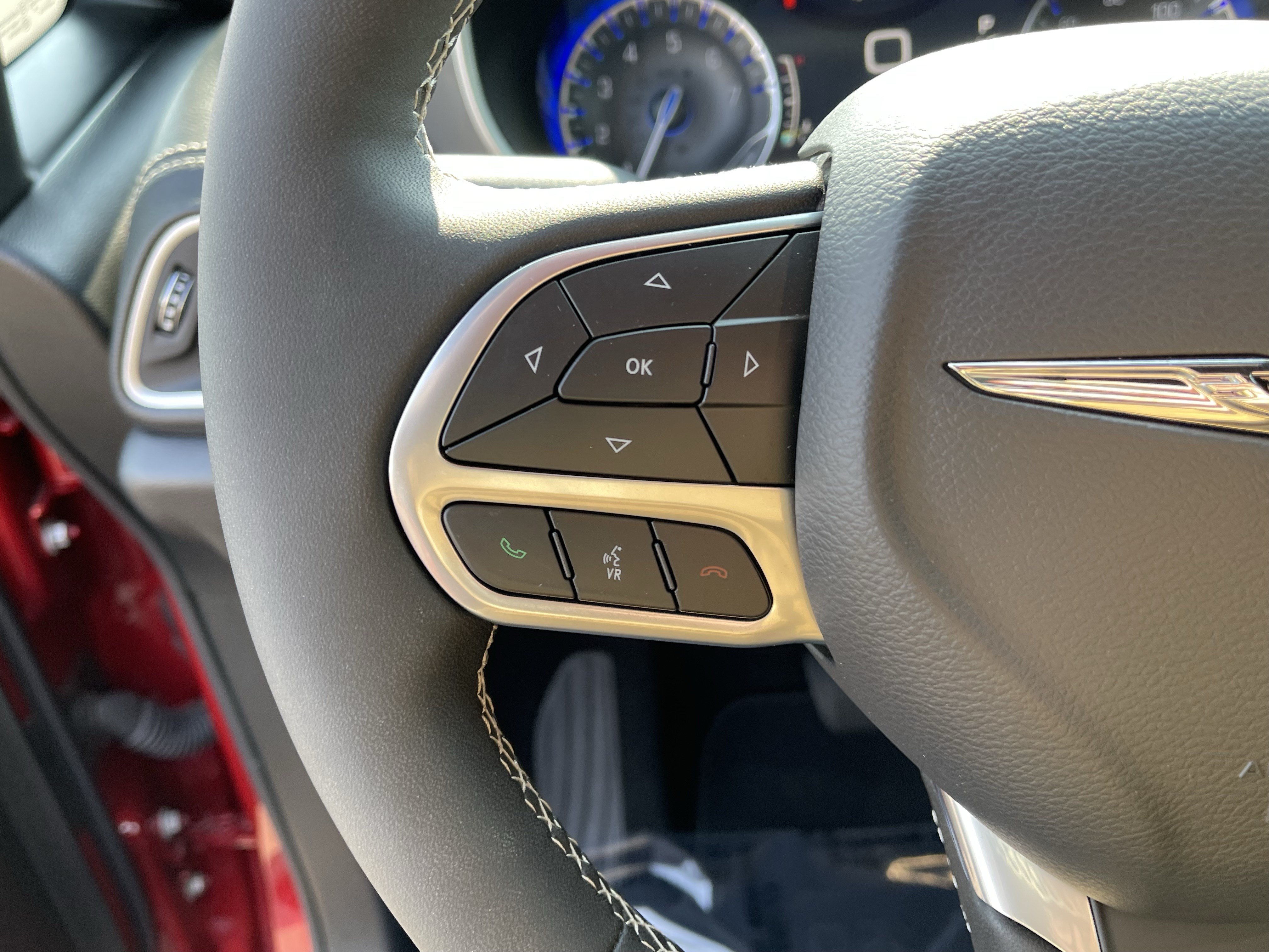 Used 2025 Chrysler Pacifica Select AWD/4WD image 21